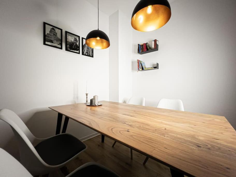 Wohlfühl-oase Mitten In Der Stadt - Garten, Grill, Netflix Und Drucker Apartment