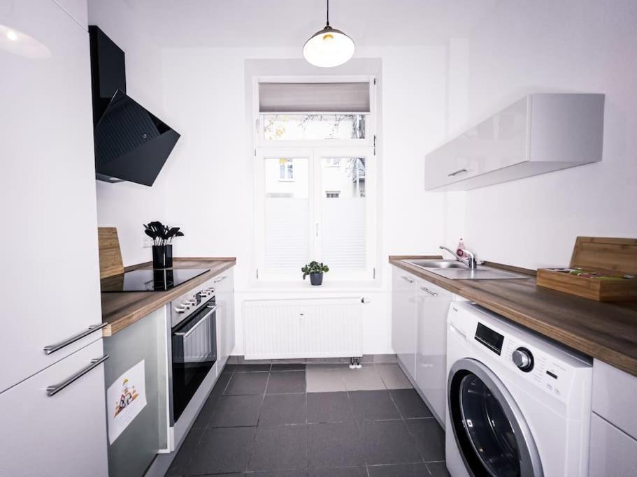 Apartment Wohlfühl-oase Mitten In Der Stadt - Garten, Grill, Netflix Und Drucker *